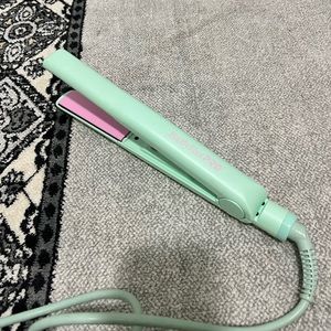 BabyBliss Pro “Green is the New Pink” Flat Iron